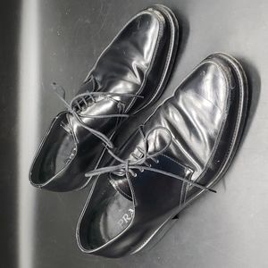 PRADA  Men's lace up dress shoe